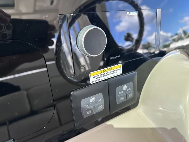Slide: The Image of Boston Whaler 38 2019 - 7923852