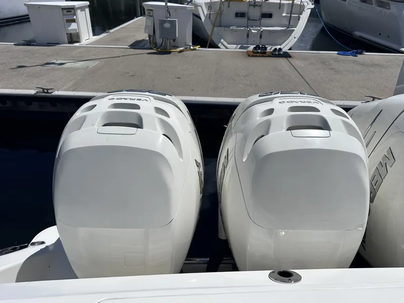 Slide: The Image of Boston Whaler 38 2019 - 7923844
