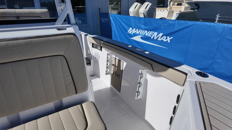 Slide: The Image of Yamaha 222 FSH Sport 2025 - 16