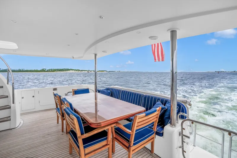 Slide: The Image of 85 Pacific Mariner CABANA Aft Deck - 8140113