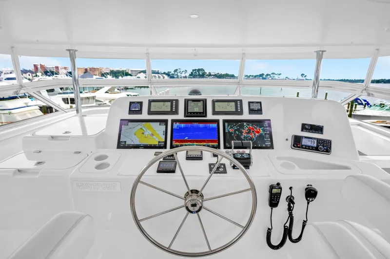 Slide: The Image of 85 Pacific Mariner CABANA Flybridge Helm - 8140119
