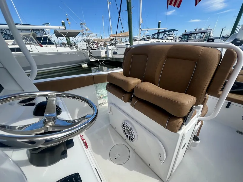 Slide: The Image of Sea Hunt Ultra 255 SE 2024 - 7924002
