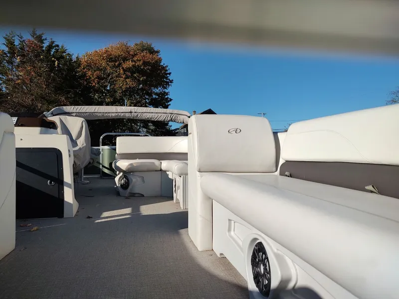 Slide: The Image of Avalon GS Rear Fish 24 2021 - 7924012