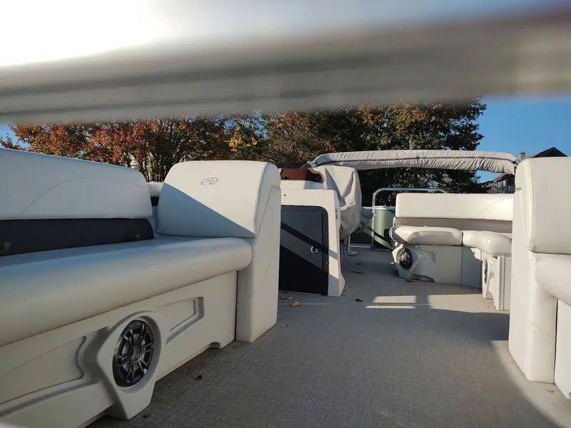 Slide: The Image of Avalon GS Rear Fish 24 2021 - 7924011
