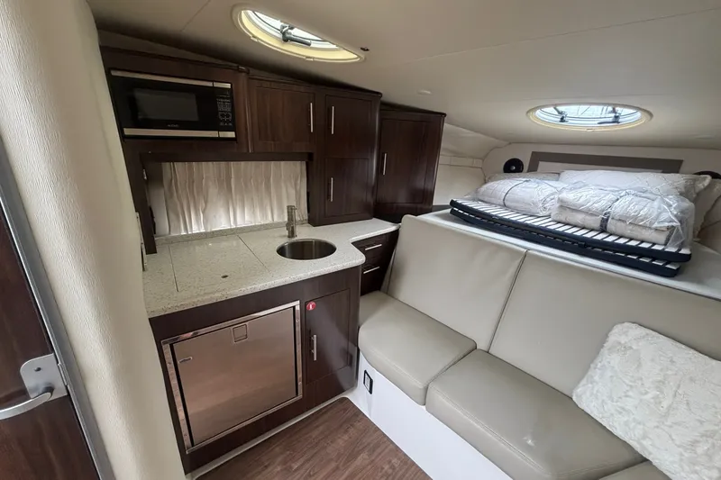 Slide: The Image of Regal 33 XO 2018 - 7925099