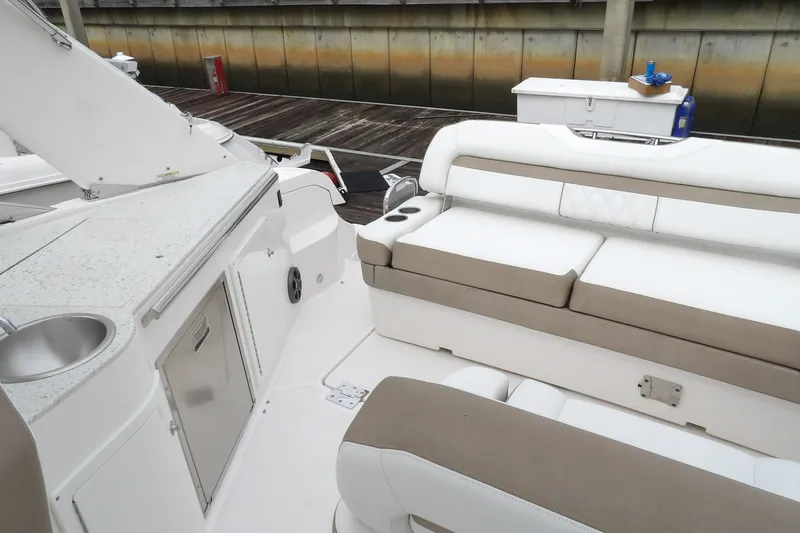Slide: The Image of Regal 33 XO 2018 - 7925086