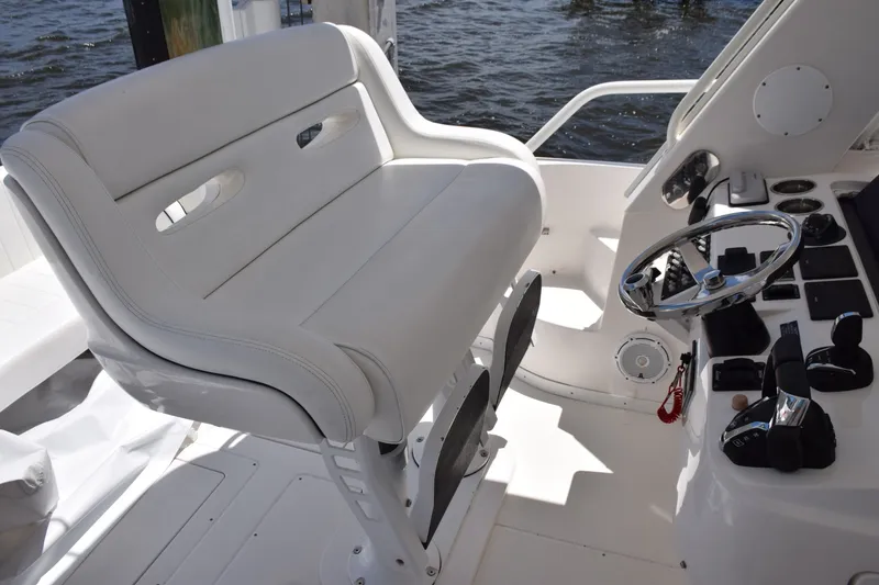 Slide: The Image of Pompanette Helm Bench Seat - 7925293