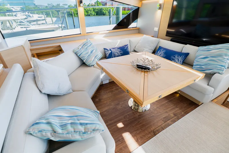Slide: The Image of Aquila 54 YACHT 2022 - 7925850