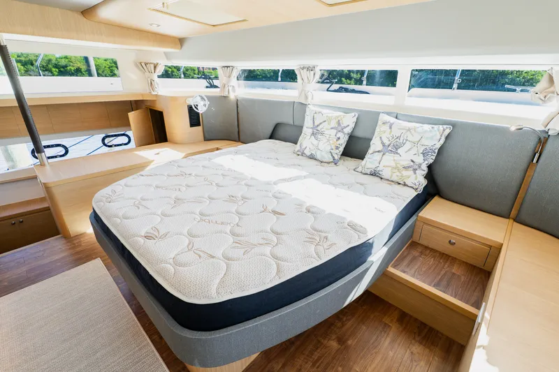 Slide: The Image of Aquila 54 YACHT 2022 - 7925858