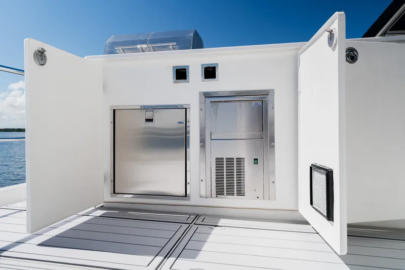 Slide: The Image of Aquila 54 YACHT 2022 - 7925831