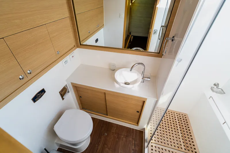 Slide: The Image of Aquila 54 YACHT 2022 - 7925878