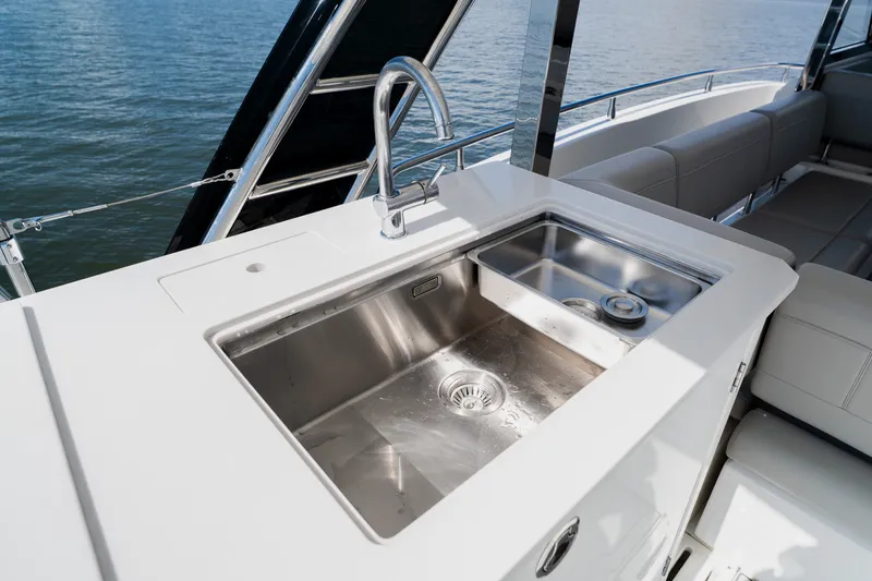Slide: The Image of Aquila 54 YACHT 2022 - 7925830