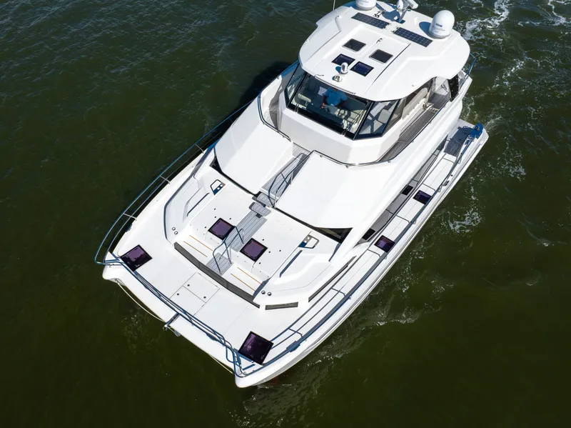 Slide: The Image of Aquila 54 YACHT 2022 - 7925801
