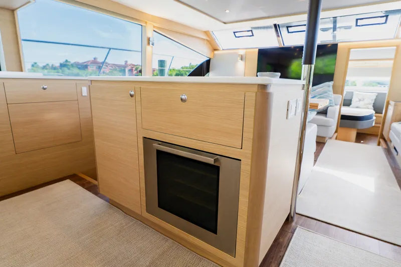 Slide: The Image of Aquila 54 YACHT 2022 - 7925856
