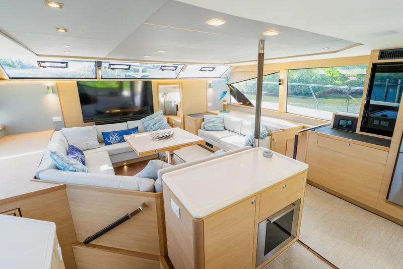 Slide: The Image of Aquila 54 YACHT 2022 - 7925857