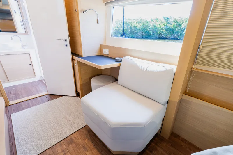 Slide: The Image of Aquila 54 YACHT 2022 - 7925877