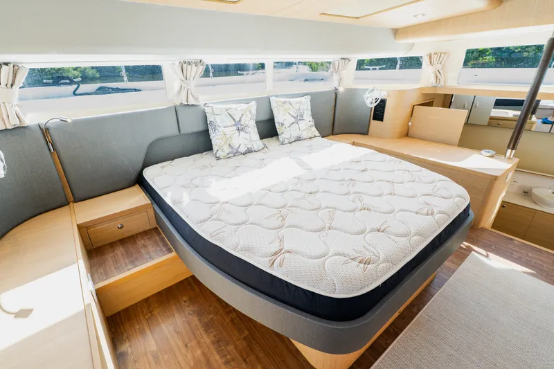 Slide: The Image of Aquila 54 YACHT 2022 - 7925859