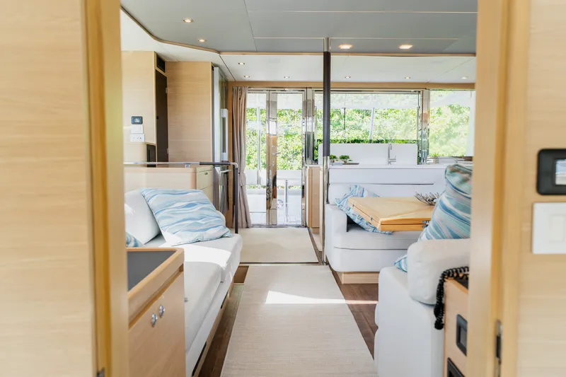 Slide: The Image of Aquila 54 YACHT 2022 - 7925869