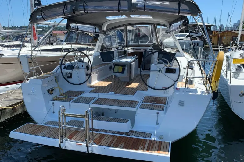Slide: The Image of Transom with swim deck down - 7937532