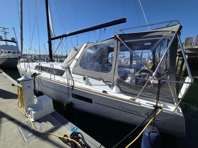 Slide: The Image of 2014 Beneteau Oceanis 45 with full enclosure - 7937483