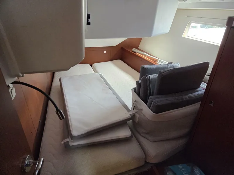 Slide: The Image of Port aft berth - 7937468