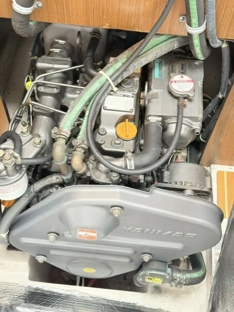 Slide: The Image of Yanmar diesel - 7926112