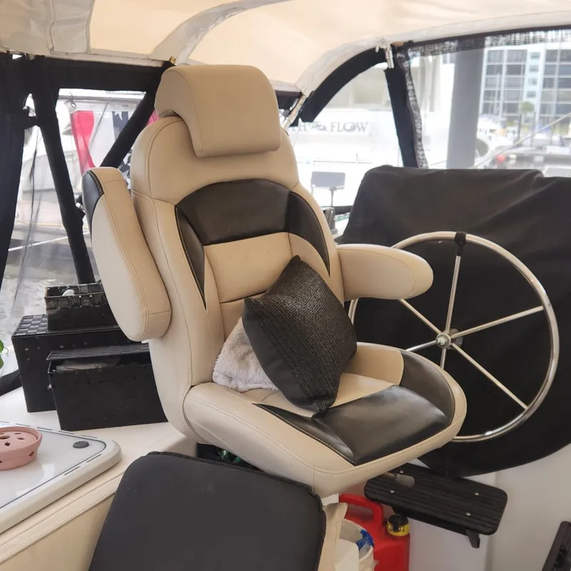 Slide: The Image of 17 Cockpit Captains Chair Port Cockpit Captains Chair Port - 7937817