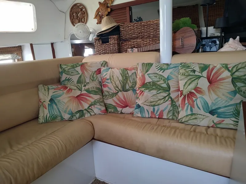 Slide: The Image of 27 Saloon Cushions Saloon Cushions - 7937827