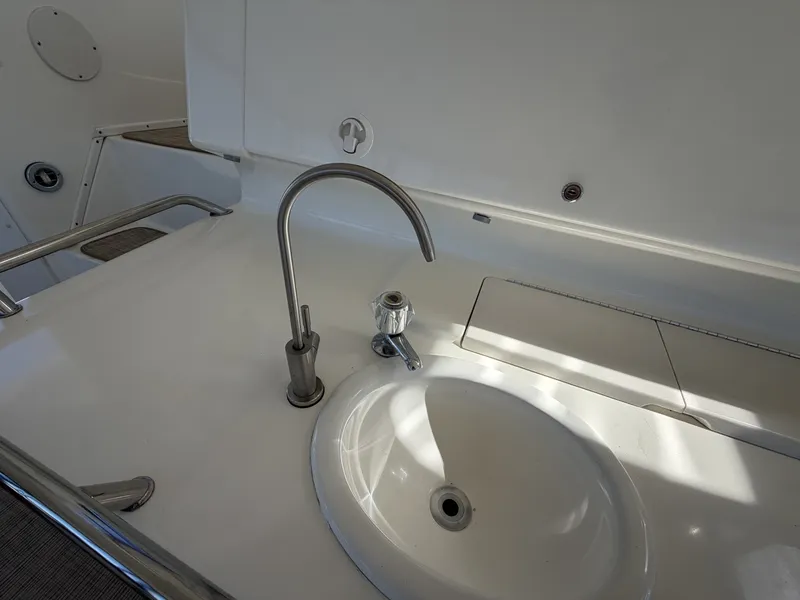 Slide: The Image of Sea Ray 380 Aft Cabin 2000 - 7926227