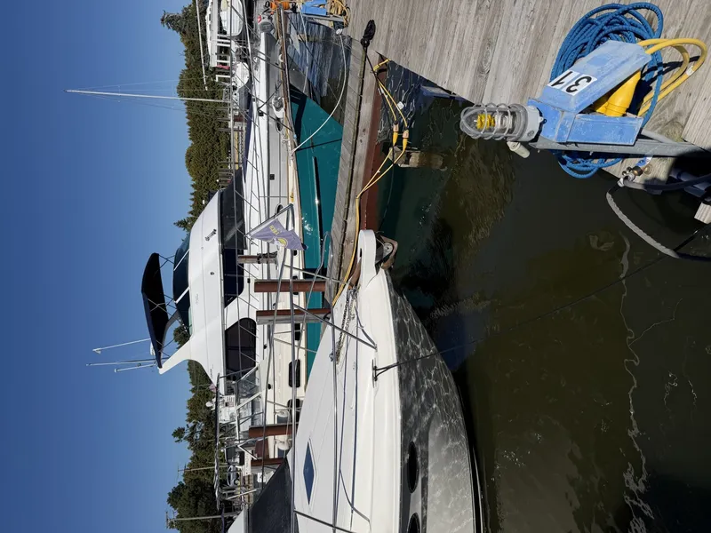 Slide: The Image of Sea Ray 380 Aft Cabin 2000 - 7926261
