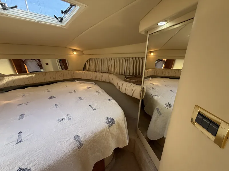Slide: The Image of Sea Ray 380 Aft Cabin 2000 - 7926275