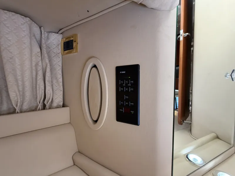 Slide: The Image of Sea Ray 380 Aft Cabin 2000 - 7926277