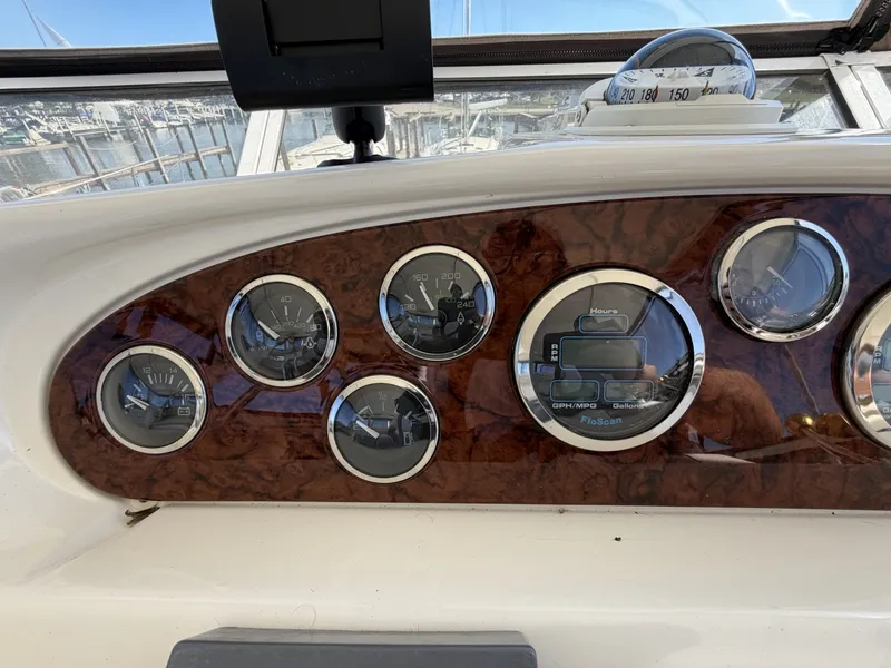 Slide: The Image of Sea Ray 380 Aft Cabin 2000 - 7926244