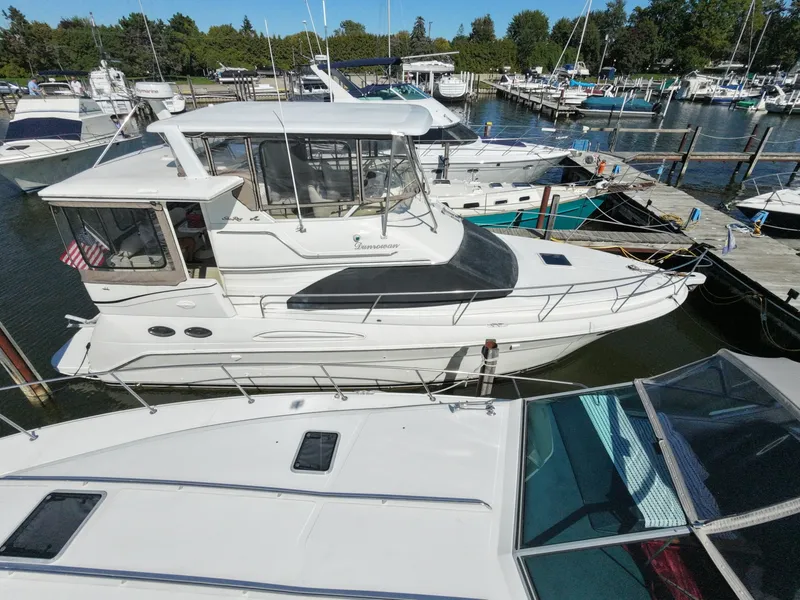 Slide: The Image of Sea Ray 380 Aft Cabin 2000 - 7926122
