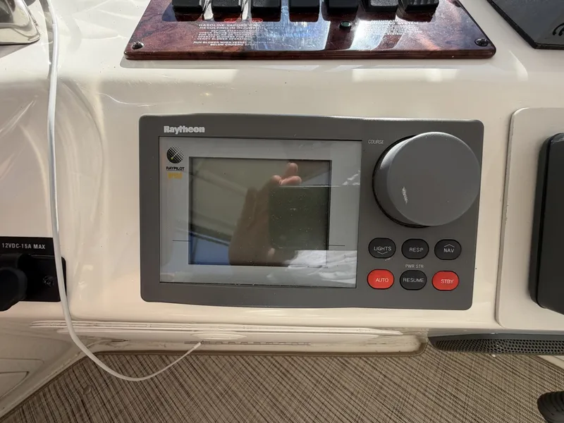 Slide: The Image of Sea Ray 380 Aft Cabin 2000 - 7926237