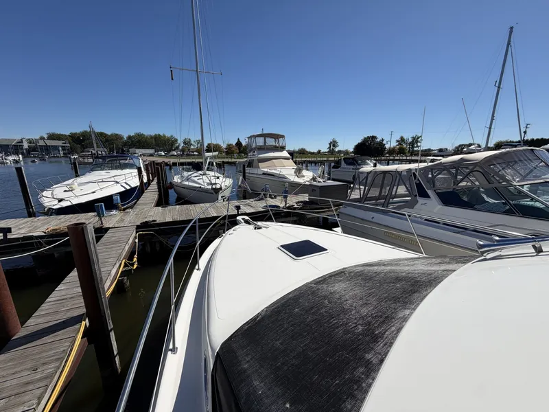 Slide: The Image of Sea Ray 380 Aft Cabin 2000 - 7926255