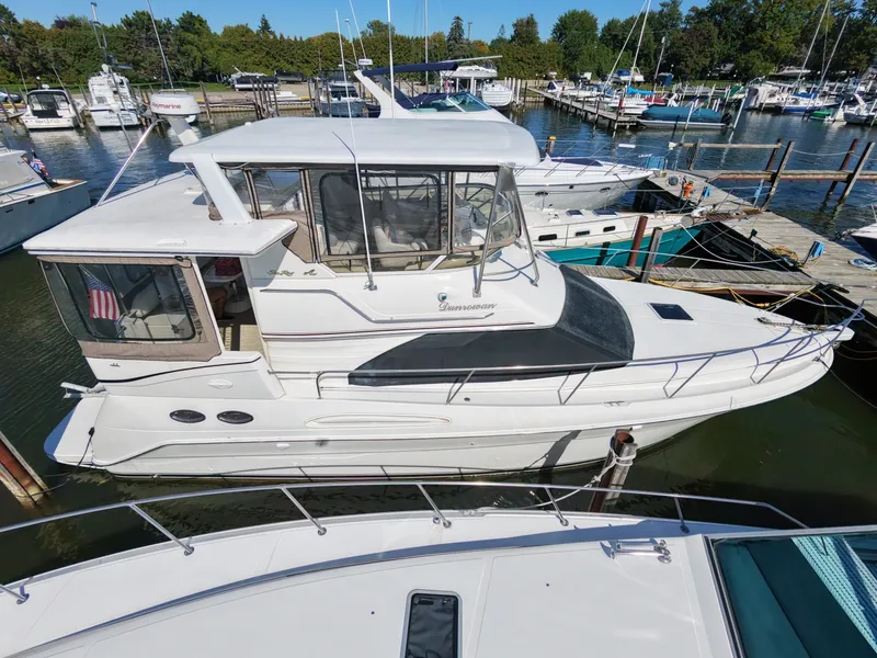 Slide: The Image of Sea Ray 380 Aft Cabin 2000 - 7926123