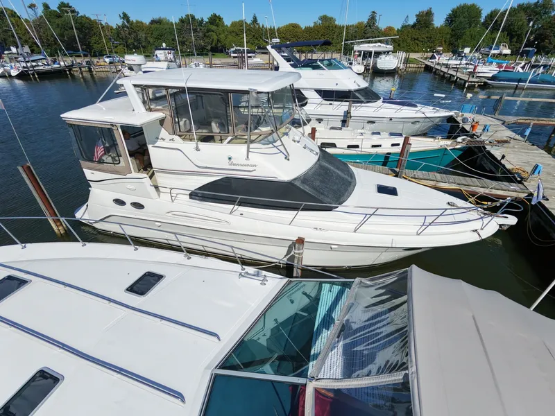 Slide: The Image of Sea Ray 380 Aft Cabin 2000 - 7926121