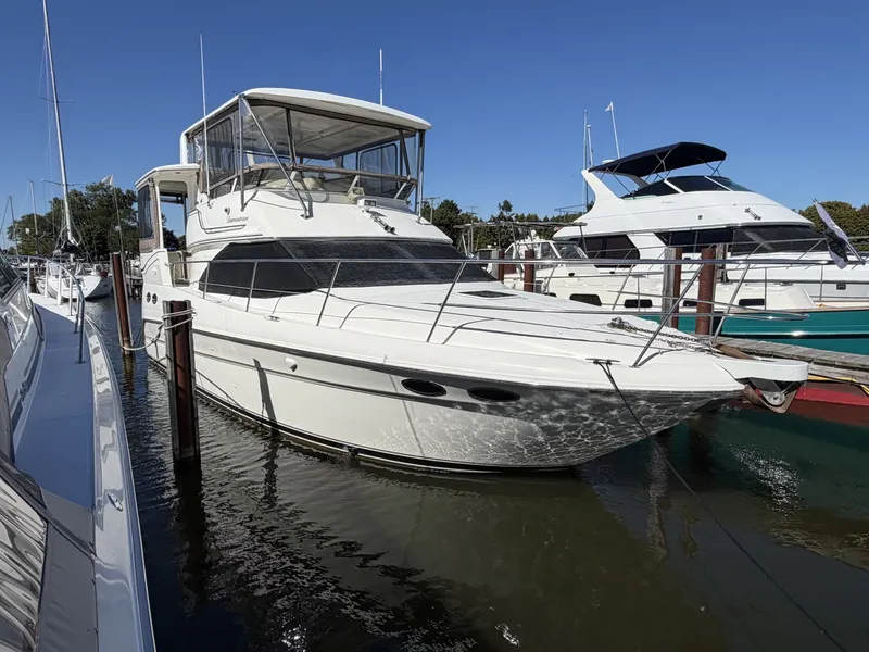 Slide: The Image of Sea Ray 380 Aft Cabin 2000 - 7926259