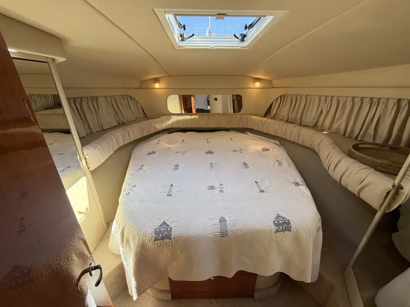 Slide: The Image of Sea Ray 380 Aft Cabin 2000 - 7926274