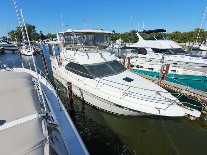 Slide: The Image of Sea Ray 380 Aft Cabin 2000 - 7926128