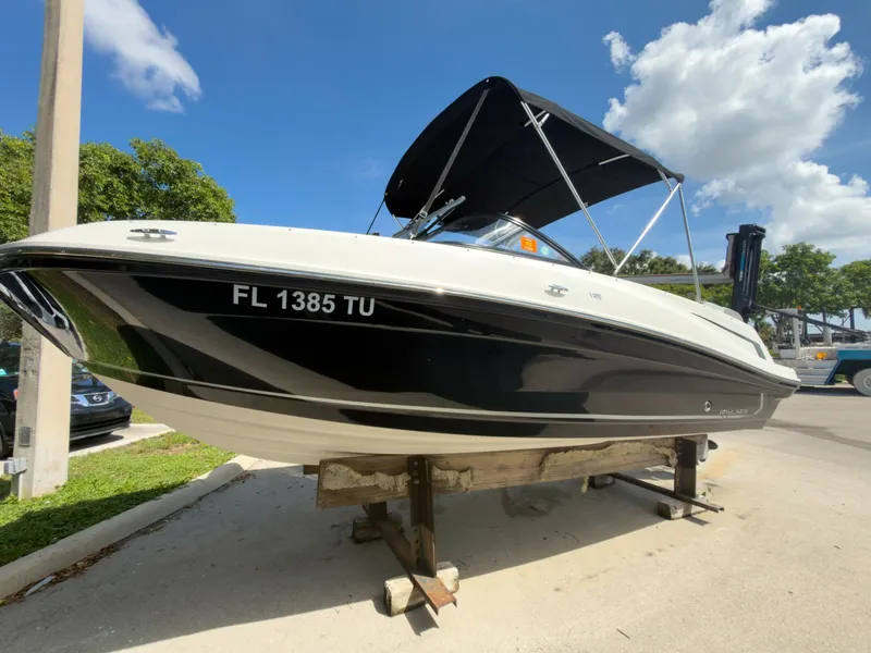 The Image of Bayliner VR5 Bowrider OB 2023 - 7926299