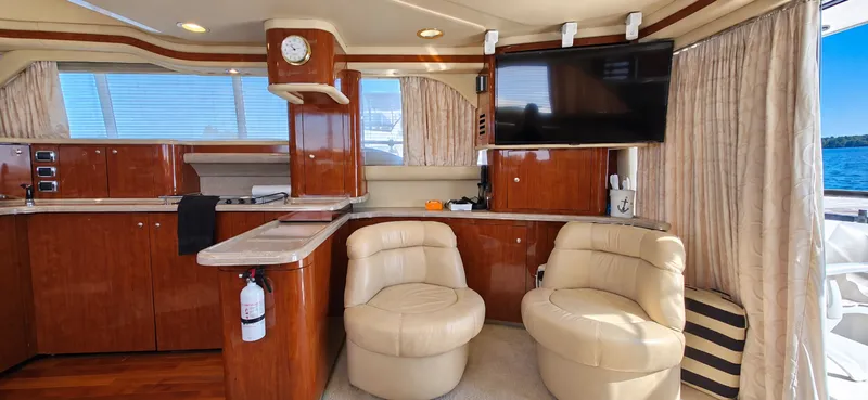 Slide: The Image of 2003 Sea Ray 480 Sedan Bridge - 7927849