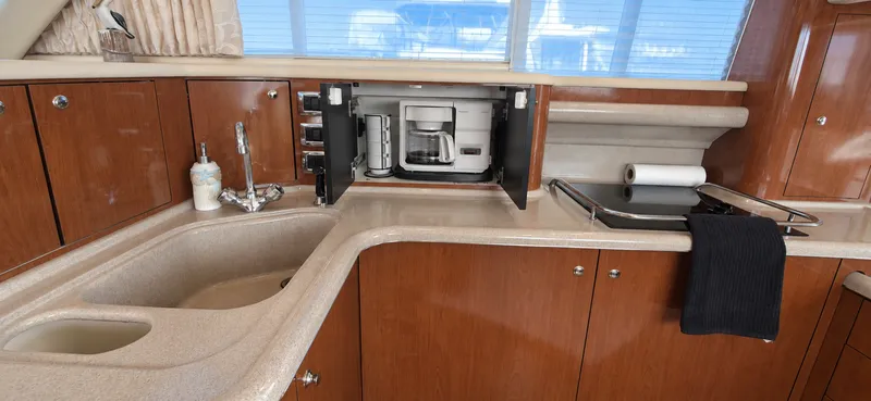 Slide: The Image of 2003 Sea Ray 480 Sedan Bridge - 7927855