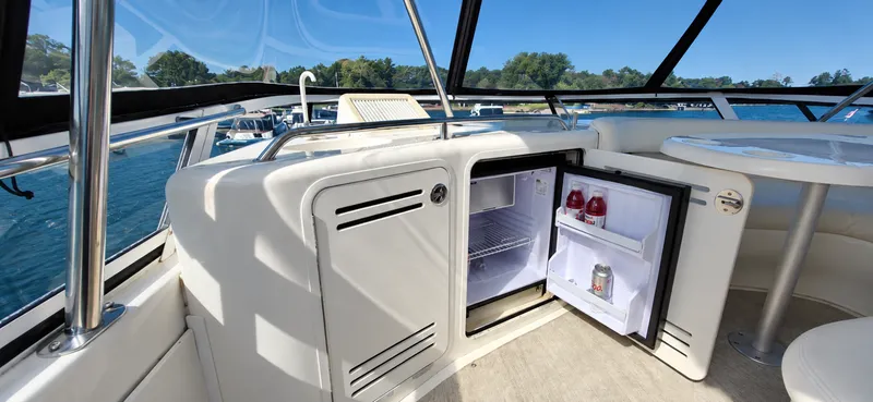 Slide: The Image of 2003 Sea Ray 480 Sedan Bridge - 7927844