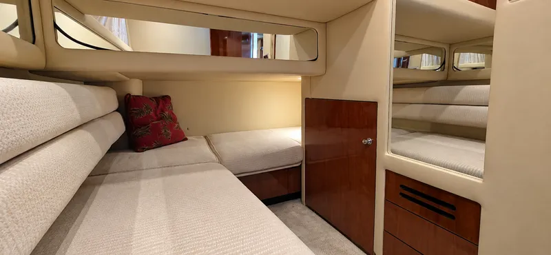 Slide: The Image of 2003 Sea Ray 480 Sedan Bridge - 7927874