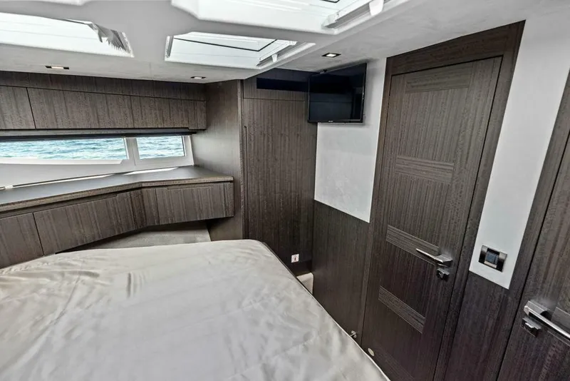 Slide: The Image of Galeon 470 Sky 2024 - 7937040
