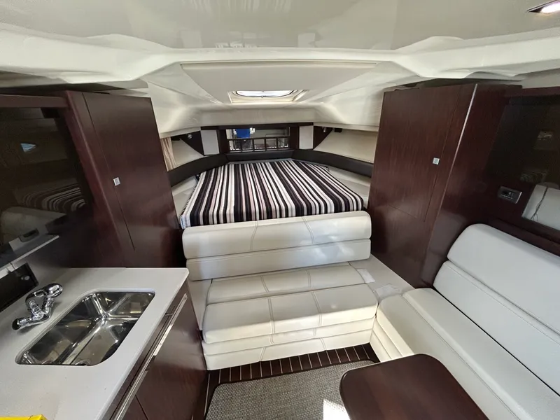 Slide: The Image of 2013 Monterey  340 Sports Yacht - 7927891