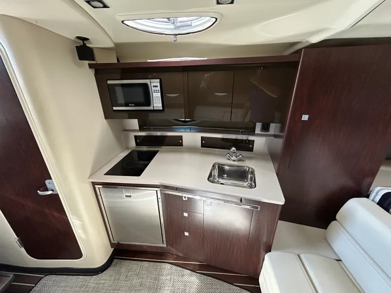 Slide: The Image of 2013 Monterey  340 Sports Yacht - 7927892