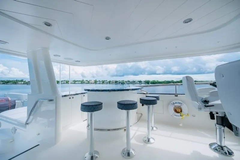 Slide: The Image of Westport 112 LILA CUY Flybridge Bar - 7930396